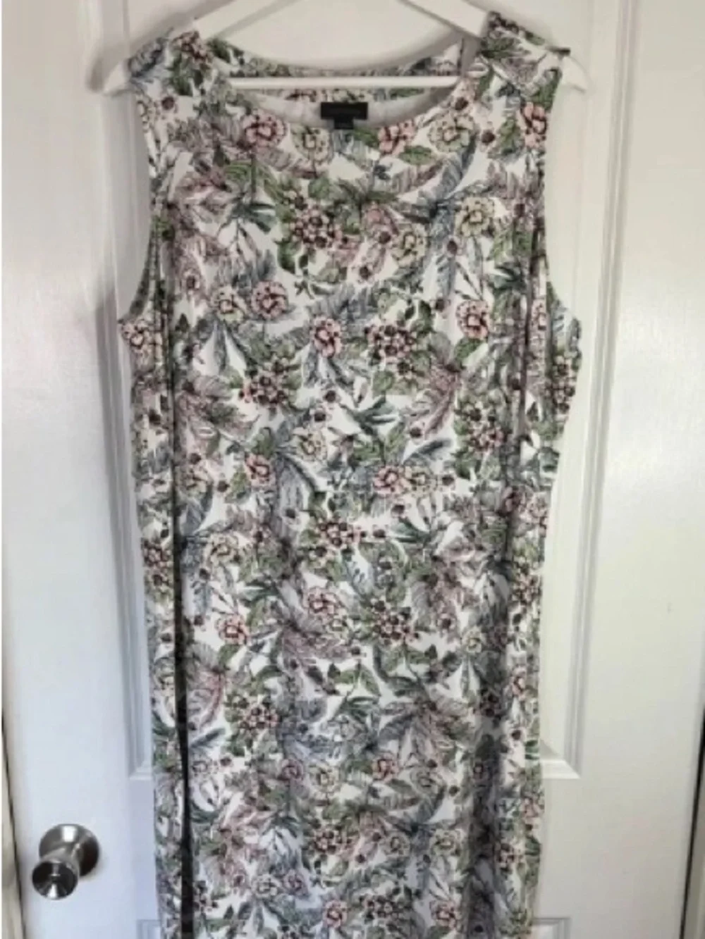 Floral Print Sleeveless Maxi Dress in White and Pink - Unknown Brand